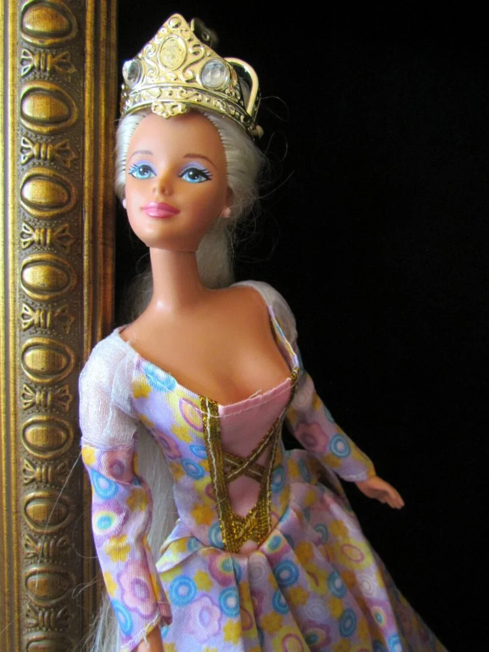 RAPUNZEL BARBIE PRINCESS, 2 DRESSES, LONG PLATINUM BLONDE HAIR, MACKIE FACE 1991
